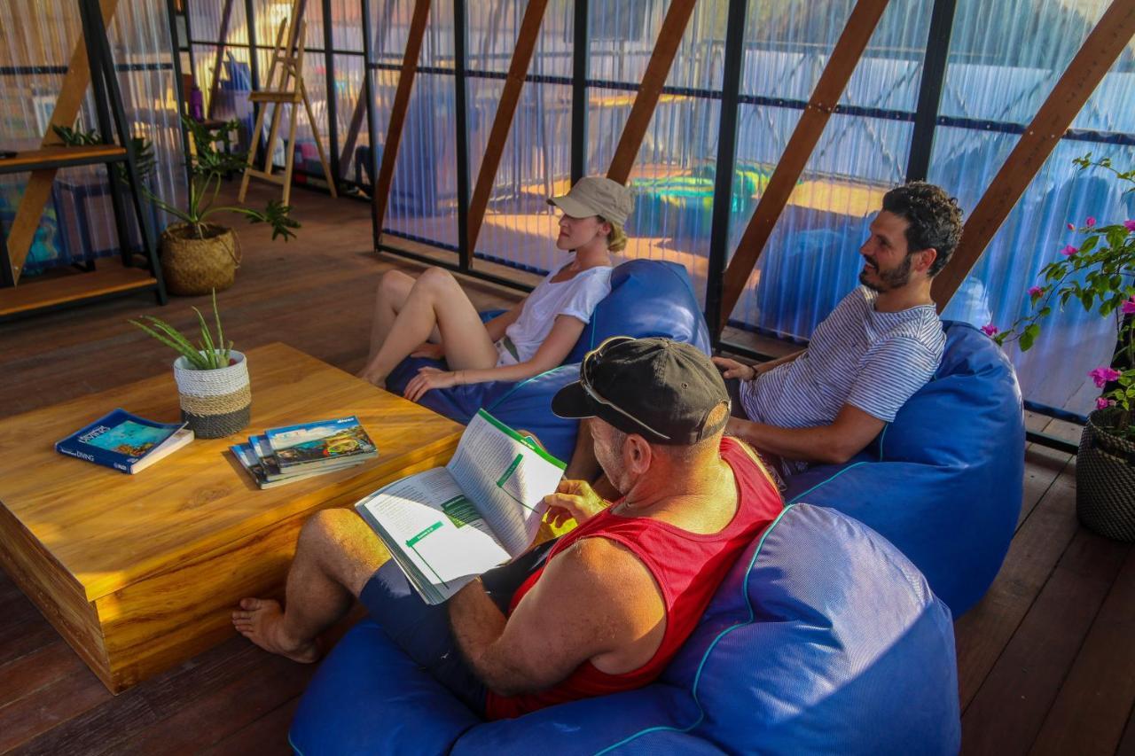 Divine Divers Gili Meno Exterior photo