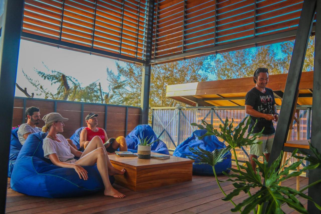 Divine Divers Gili Meno Exterior photo