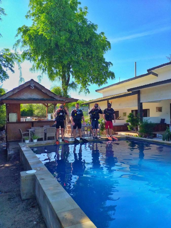 Divine Divers Gili Meno Exterior photo